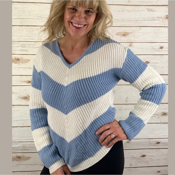 DEREK HEART LIGHT BLUE AND WHITE CHEVRON BOLD STRIPE SWEATER TIE CLOSURE BACK - Picture 1 of 6
